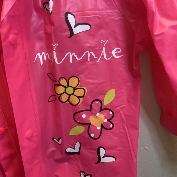 Girls NWOT Minnie Mouse raincoat! - Picture 2 of 5